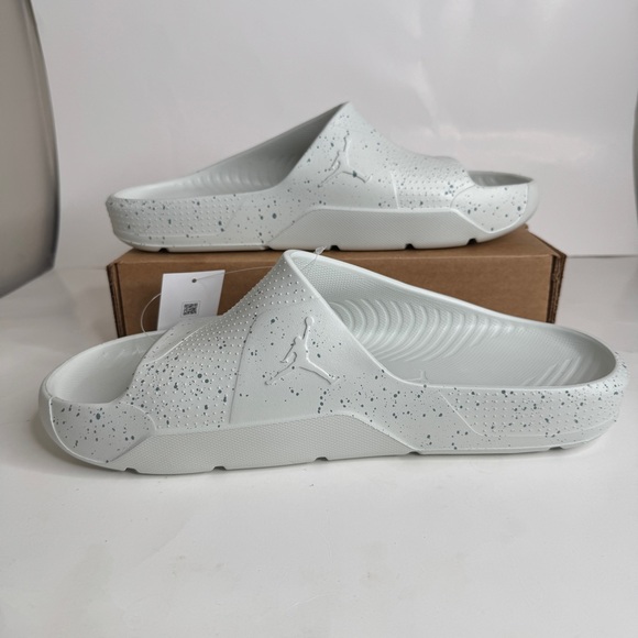 NEW Nike Jordan Post Slides Light Silver DX5575-003 Men's Size 11 - Picture 2 of 7